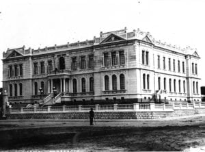 Escola Normal de Paranaguá na década de 1920.