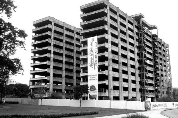 Estrutura de concreto armado para o Fórum, antigo Palácio da Justiça, Centro Cívico de Curitiba - 2004