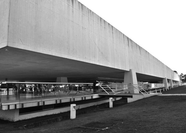Antigo Edifício Presidente Castelo Branco, atual Museu Oscar Niemeyer, Centro Cívico de Curitiba - 2011