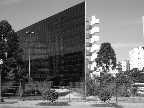 Anexo da Assembleia Legislativa do Paraná. Fachada principal voltada para o Plenário, em Curitiba - 2009.