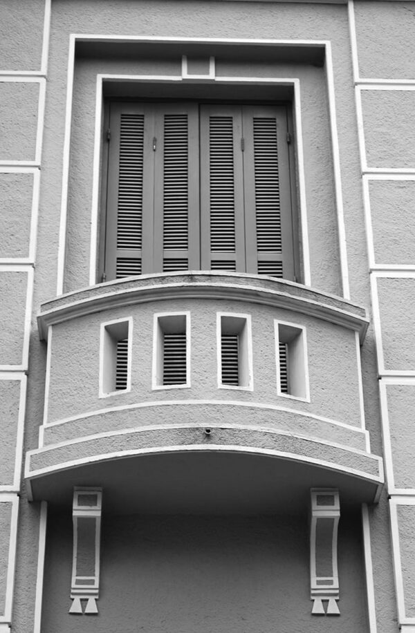 Detalhe da janela no pavimento superior do Museu Paranaense, em Curitiba - 2009.