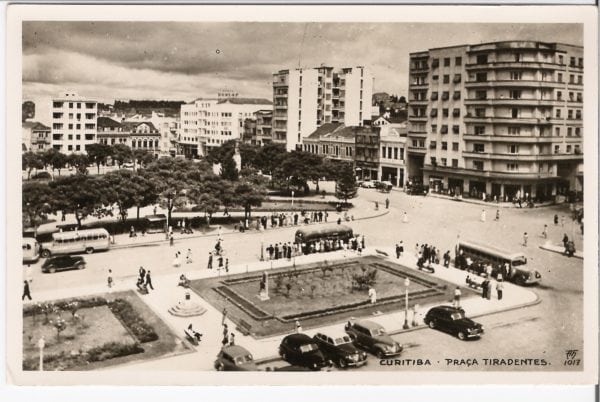 Cartão postal que mostra o Edifício Nossa Senhora da Luz -década de 1940.