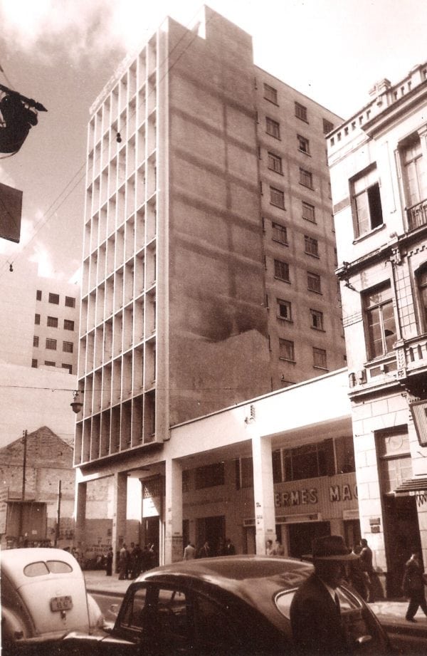 Edifício José Loureiro na década de 1950.