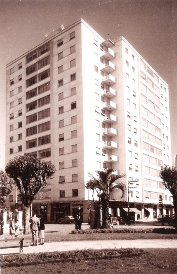 Edifício Vitor do Amaral na década de 1960.