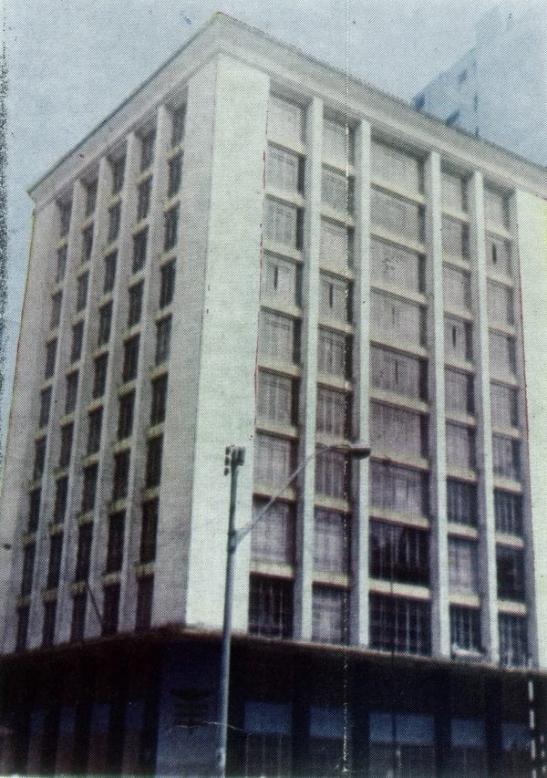 Edifício da Associação Comercial do Paraná em 1969.