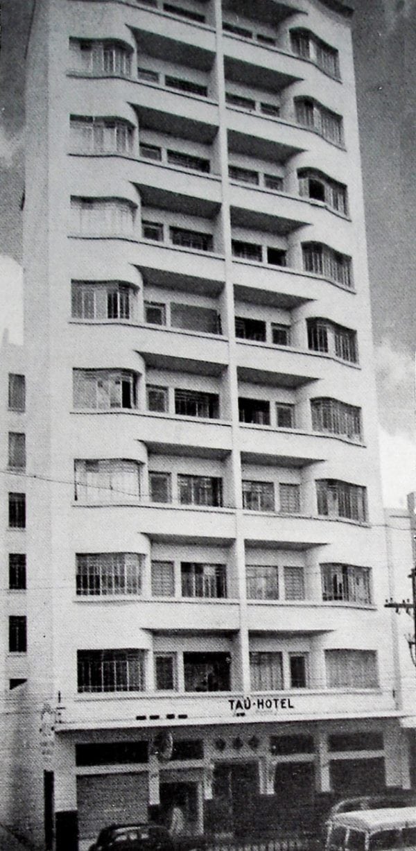 Edifício Bettega, Tau Hotel em 1952.