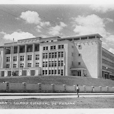 Colégio Estadual do Paraná na década de 1950.