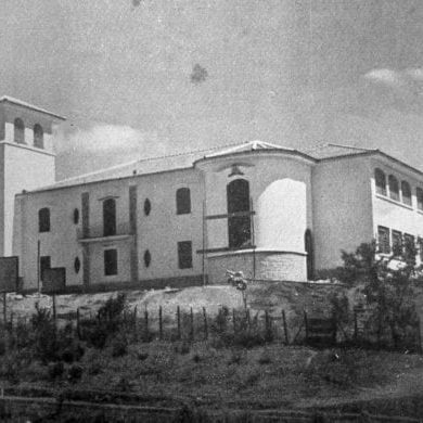 Grupo Escolar Lysimaco Ferreira da Costa em construção, no ano de 1945.