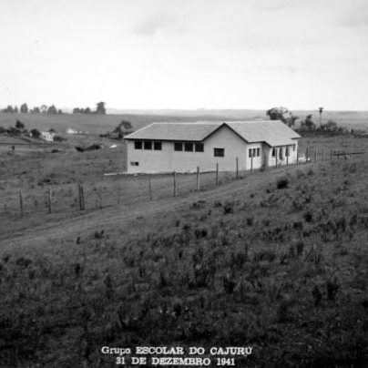 Grupo Escolar do Cajuru em 1941.