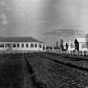 Escola de Trabalhadores Rurais Olegário Macedo, Castro, em 1943.