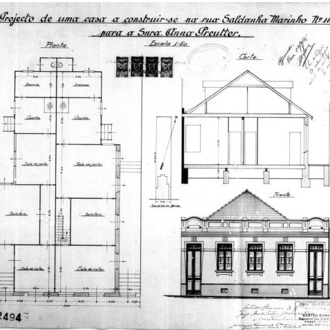 1 - GASTÃO CHAVES & CIA. Projecto de uma casa a construir-se na Rua Saldanha Marinho Nº 110 para Snra. Anna Preutter. Plantas do pavimento térreo e de implantação, corte e fachada frontal apresentados em uma prancha. Microfilme digitalizado. Acervo: Arquivo Público Municipal de Curitiba.