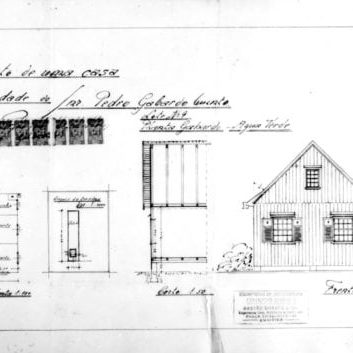 1 - GASTÃO CHAVES & CIA. Projecto de uma casa para o Snr. Pedro Gabardo. Plantas do pavimento térreo e de implantação, corte e fachada frontal apresentados em uma prancha. Microfilme digitalizado. Acervo: Arquivo Público Municipal de Curitiba.