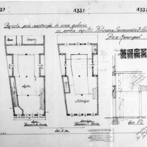 1 - GASTÃO CHAVES & CIA. Projecto para uma galeria no prédio dos Snrs. Feliciano Guimarães & Cia. na Praça Municipal. Plantas do pavimento térreo e da galeria e corte apresentados em uma prancha. Microfilme digitalizado. Acervo: Arquivo Público Municipal de Curitiba.