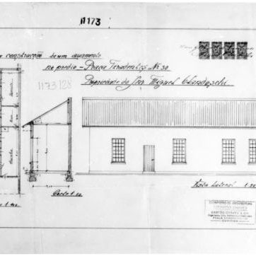 1 - GASTÃO CHAVES & CIA. Projecto para augmento no prédio do Snr. Miguel Glandoschi, à Praça Tiradentes, n° 30. Planta do pavimento térreo e de implantação, corte e fachada lateral apresentados em uma prancha. Microfilme digitalizado. Acervo: Arquivo Público Municipal de Curitiba.