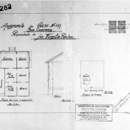 1 - GASTÃO CHAVES & CIA. Projecto para augmento da casa n° 127 do Snr. Virgilio Pontoni. Planta baixa da casa com área de ampliação, implantação e corte apresentados em uma prancha. Microfilme digitalizado. Acervo: Arquivo Público Municipal de Curitiba.